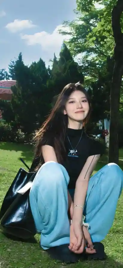 亚洲久久成人小说精品推荐：长篇连载的阅读乐趣